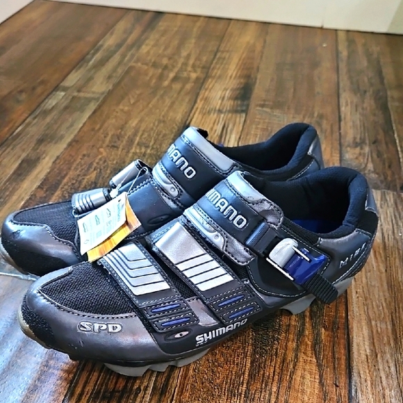 Shimano SPD Black And Silver Gray Performance Sneakers for Cycling. Size 43 9-US - Picture 1 of 12